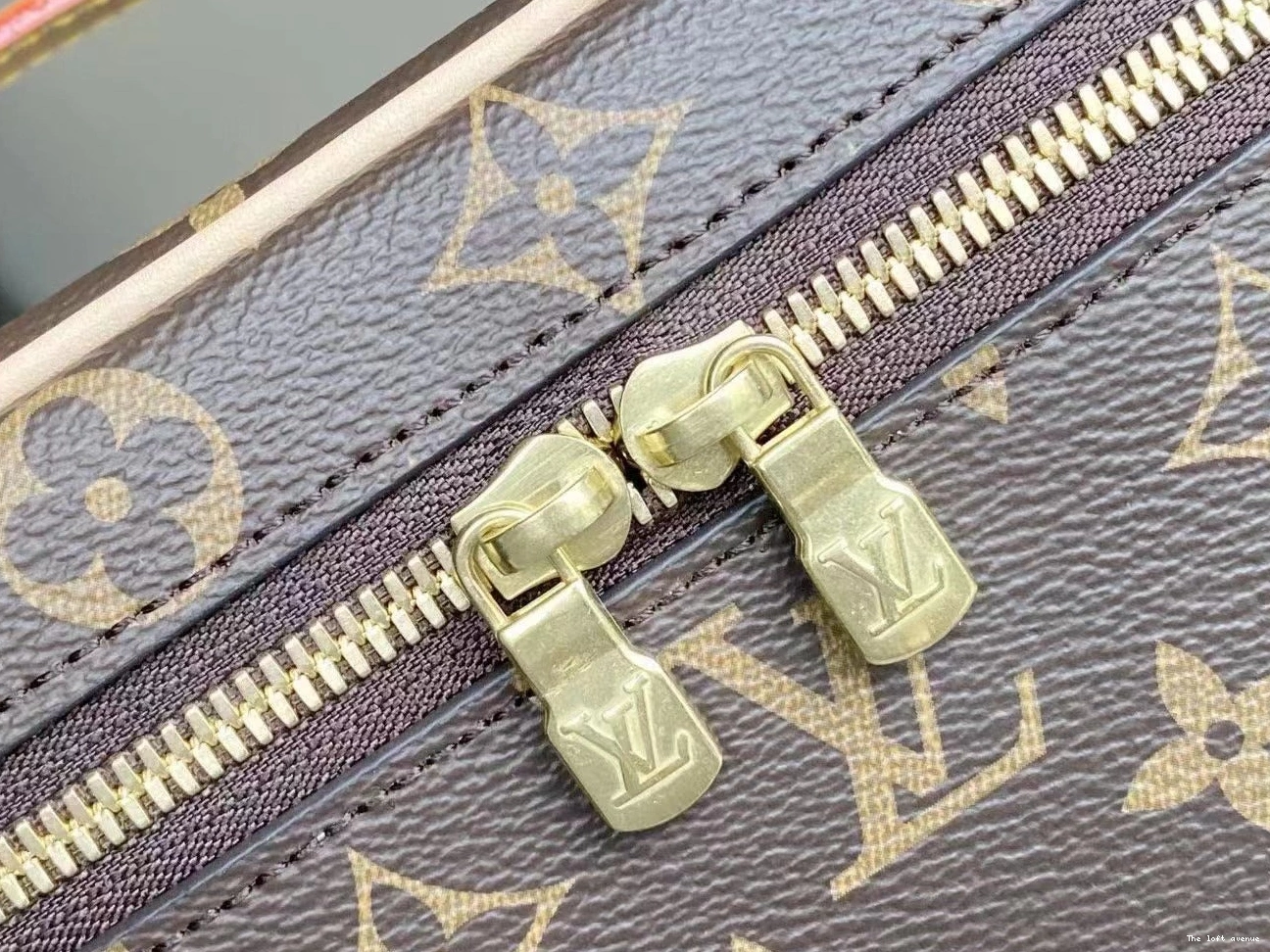 LV MAKE VANITY UP BAG CUSTOM 0712
